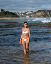 Brazilian bottoms in white Ribbed